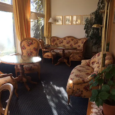 Bellevue - Traditional Swiss Hideaway 酒店 3*